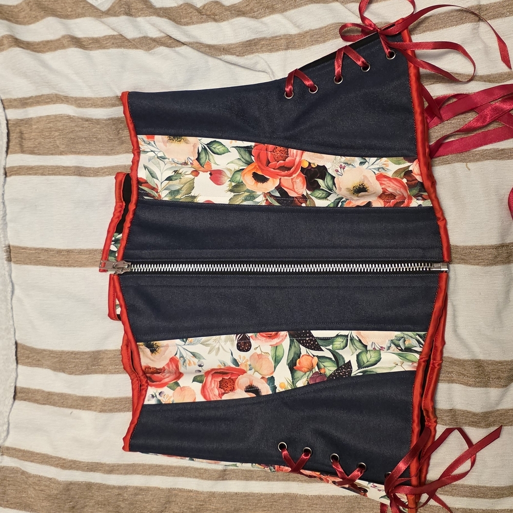 Peonies In Bloom/Dark Wash Denim. 32inch
